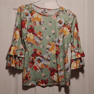 Dainty jewells ruffled top